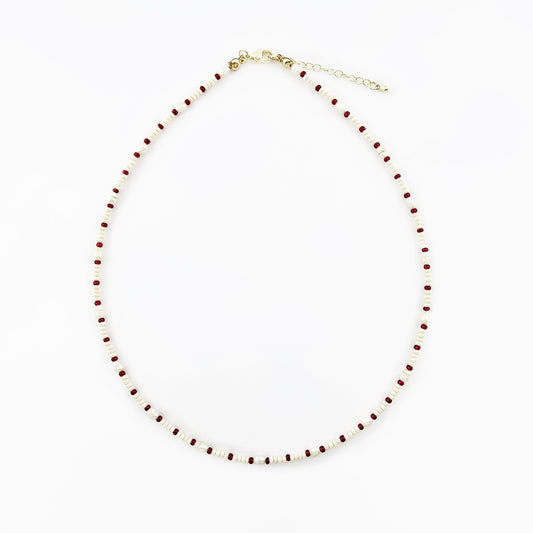 Collar Rojo y Crema con Mostacilla Checa y Perla