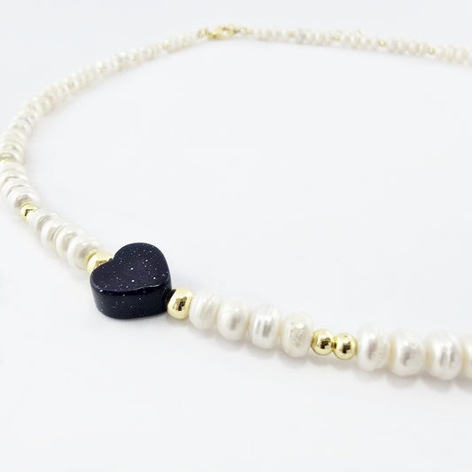 Collar de Perlas Naturales con Dije Corazón Azul