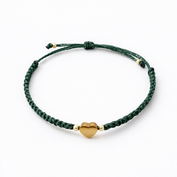 Pulsera Hilo Verde y Corazón Dorado